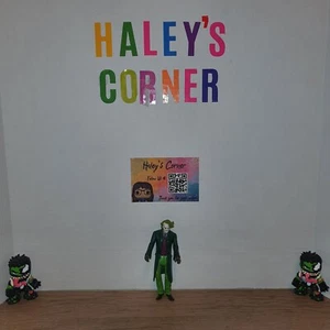 Batman Cavaliere Oscuro Joker Tuta Verde Film Action Figure TM DC Comics 5,25" - Foto 1 di 4