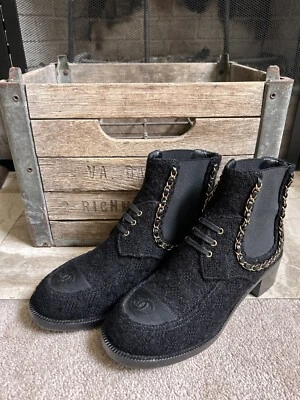 CHANEL Botines Botines Tweed Negro con Cadena Dorada - 39 1/2 - US 9 Foto 1 de 4