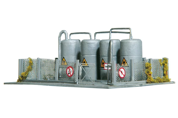 Piko 60012 N Scale Warwick Oil Tanks Kit - Image 1 of 1