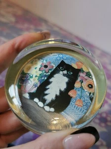 Vintage Sharon Jervis Round Glass Paperweight Black & White Tuxedo Cat Ornament. - Picture 1 of 9