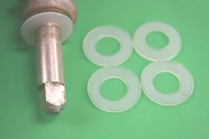 FIVE replacement insulating washers for Kitchenaid VINTAGE Metal MeatGrinder - Picture 1 of 6