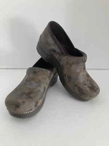 Dansko Women Professional Clogs Shoes Olive Green Camo Leather/Suede Comb 37 EUC - Picture 1 of 14
