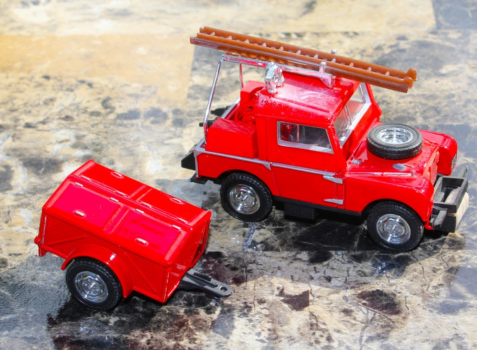 Land Rover Matchbox MODELOS DE ANTAÑO YFE02 1952 de colección con remolque, certificado de autenticidad y caja Foto 1 de 4