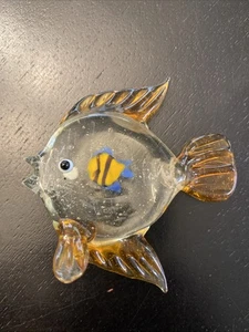 Kunst Glas Fisch in einem Fisch klein Dekor leichter Briefbeschwerer Murano Stil 2 1/2" - Bild 1 von 6