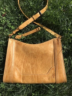 Bolso Bandolera Frye Melissa Cuero Color Baige Foto 1 de 4