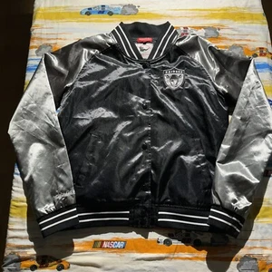 WOMENS Retro Vintage Los Angeles Las Vegas Raiders Satin Jacket Mitchell & Ness - Picture 1 of 7