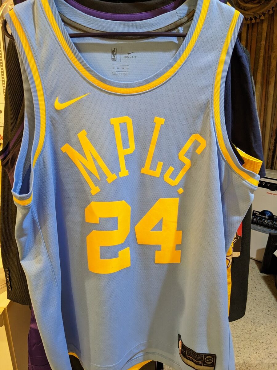 Nike Size XL Kobe Bryant NBA Fan Apparel & Souvenirs for Nike Size XL Kobe Bryant NBA Fan Apparel & Souvenirs for