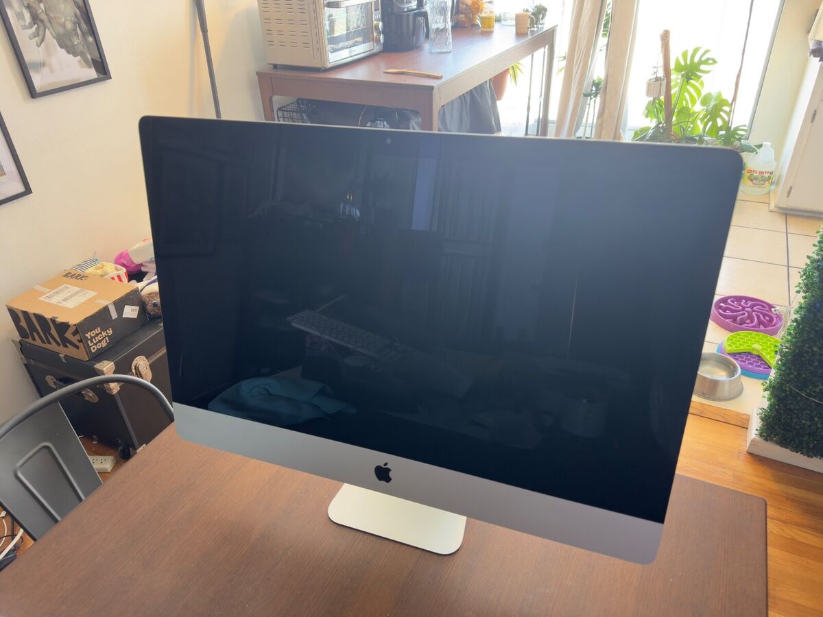 Apple iMac with Retina 5K display Intel Core i7 6th Gen Apple iMac with Retina 5K display Intel Core i7 6th Gen