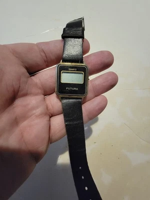 Reloj Pulsera Vintage Futura LCD Digital Cuarzo Años 80 Necesita Batería Negro Foto 1 de 4