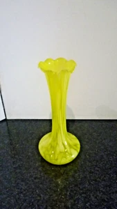 Vintage hand Blown Yellow Splatter Glass Vase with ruffle rim 8" - Picture 1 of 4