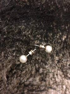 VINTAGE kultivierte Perle durchbohrte Ohrstecker in 14K Gold maßgeschneiderter Juwelier hergestellt - Bild 1 von 3