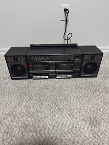 Vintage Sony CFS-W600 BOOMBOX Radio Detachable Speakers Blast From Past 80s 90s - Picture 1 of 6