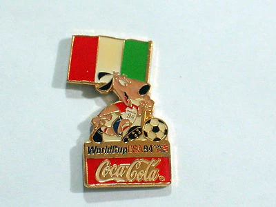  意大利足球队徽章,1994 年世界杯足球徽章旗帜和前锋狗吉祥物  — 第 1/3 张图片