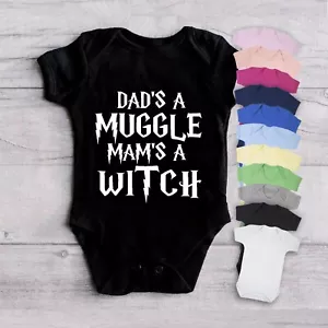 PAPÀ BABBANO MAMMA UNA STREGA > Body bambino gilet grow geek regalo divertente mamma - Foto 1 di 22