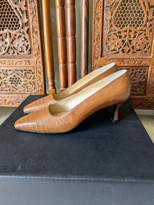 Zapatos de salón Rene Mancini para mujer punta de cuero liso tacón de gatito marrón talla 40 Foto 1 de 4