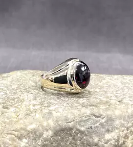 Men's Vintage 10k Yellow Gold & Cabochan Garnet Ring Size 8.5 - Picture 1 of 7