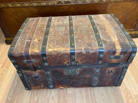 Antique Embossed RARE Brass Button/ Leather StageCoach Trunk Circa 1750-1800 Cover