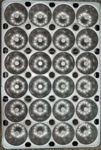 Used Chicago Metallic 24 Mini Bundt Cake Mold Pan - Picture 1 of 4