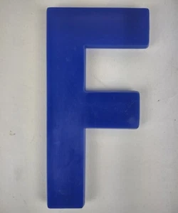 Insegna vintage tendone lettera ""F"" grafica decorazione artistica blu 8" alta Lexan ben usato - Foto 1 di 5