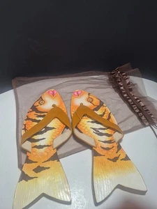 New Jargon Leather Wood Thong Sandals Tropical Fish Shaped Women's Size 10 - Picture 1 of 19