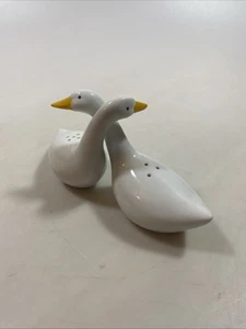 Avon Hugging Salz- und Pfefferstreuer für Gänse - Bild 1 von 4