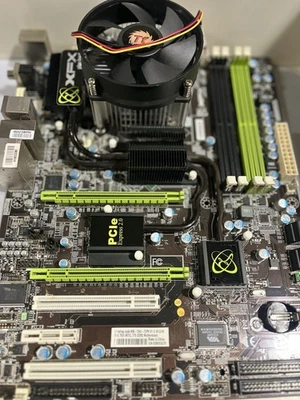 Placa madre XFX nForce 750i SLI. Tal cual. Para piezas o práctica/usado. Foto 1 de 4