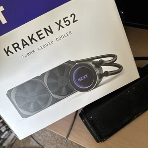 NZXT Kraken X52 (AM4 Bracket) CPU Water Cooling Fan - Photo 1/6