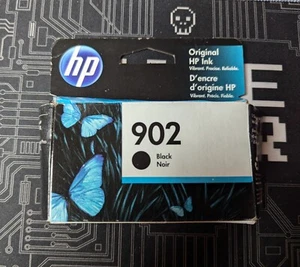 Genuine HP 902 Black Ink Cartridge Brand New Exp March 2021 Box has Wear - Bild 1 von 3