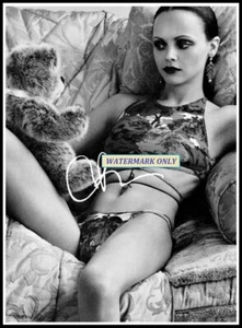 Christina Ricci, Autographed, Cotton Canvas Image. Limited Edition (CR-6000) - Picture 1 of 1