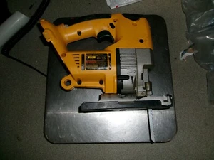 DeWALT DW933 - 18 V kabellose regelbare Stichsäge 18 Volt (nur Werkzeug) - Bild 1 von 1