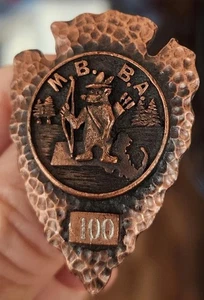 VINTAGE MA. ARROWHEAD ARCHERY SHOOTING PIN M.B. B.A. AWARD BADGE BOY SCOUTS ? - Picture 1 of 4