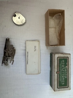 Acessório Singer Hemstitcher & Picot 121074 na caixa com manual vintage 1934  - Imagem 1 de 4