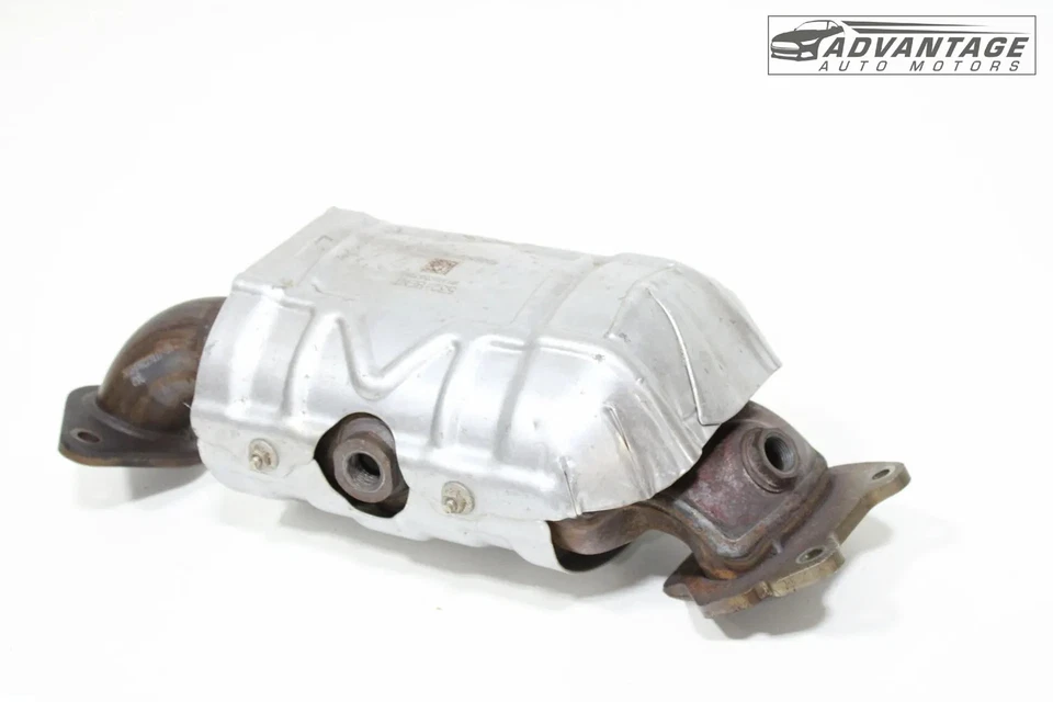 Tubo colector de escape Chrysler Pacifica 2017-2025 3,6 L V6 68235532AD fabricante original Foto 1 de 4