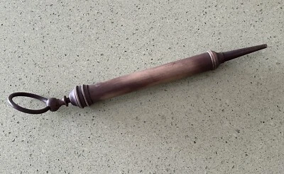 Ancienne pompe à graisse huile en laiton à piston outil ancien seringue - Photo 1/4