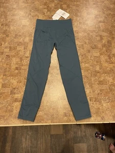 Fabletics High Wasted Seamless Capri Kompression Togo Gym Hose grün XS 2-4 - Bild 1 von 10