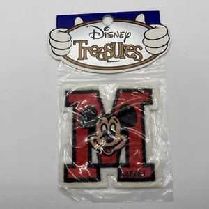 Parche Disney Mickey Mouse Varsity Letra M Hierro Nuevo De Colección - Imagen 1 de 7