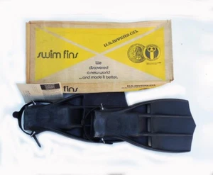 1970's U.S. DIVERS ROCKET FINS- ONE SIZE FITS ALL - NEW OLD STOCK IN ORIG BOX! - Picture 1 of 1