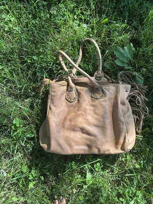 Bolso Hobo con Flecos Cuero Sintético 13.5"x 12.5"x 7" Foto 1 de 4