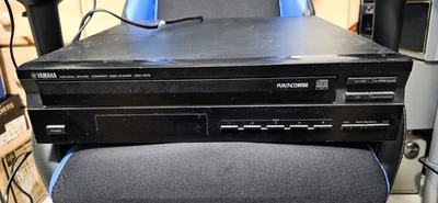 Reproductor de CD Yamaha 575 Foto 1 de 4