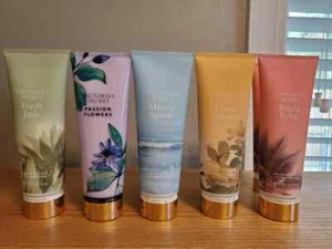 LOCIÓN VICTORIA'S SECRET VS FRAGANCIA Fresh Passion Marine Oasis Brillante "Elige" - Imagen 1 de 6