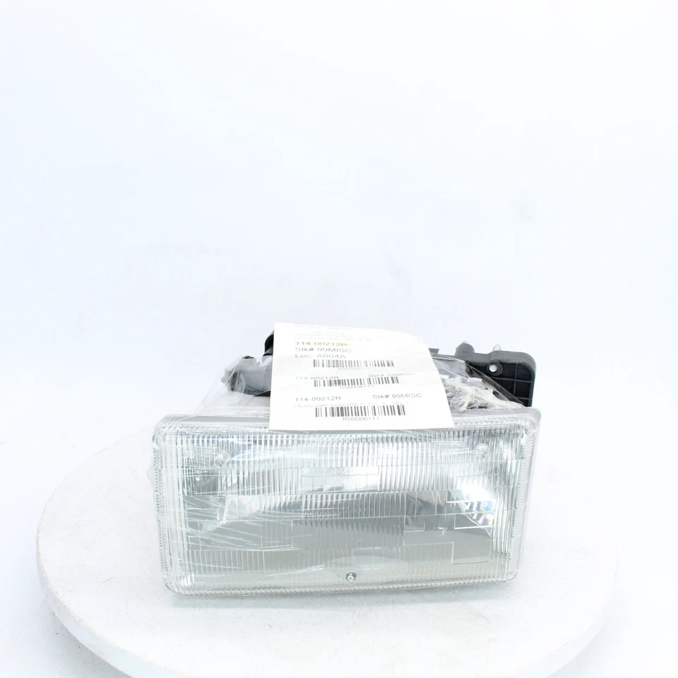 Número de pieza de la lámpara de cabeza derecha TYC - 114-00212R para Dodge Dakota 1996 Foto 1 de 4