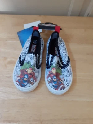 Zapatillas sin cordones Avengers para niños pequeños talla 6 NUEVAS CON ETIQUETAS Foto 1 de 3