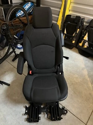 2016 Chevrolet Traverse 3rd & 2nd Row Parts & Front Seat Headrests + More - Image 1 of 4