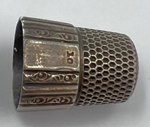 Vintage Simmons Brothers Sterling Silver Thimble Size 10 Cover