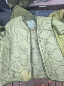USGI Medium M65 OD GREEN MILITARY FIELD JACKET LINER  - Excellent Condition - Picture 1 of 3