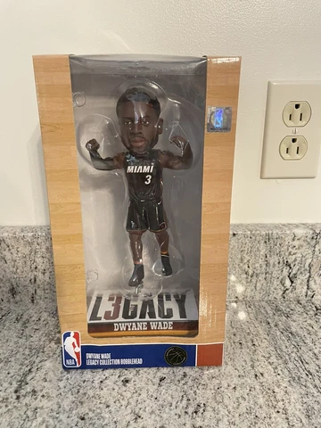 DWYANE WADE MIAMI HEAT RETIREMENT LEGAGY BOBBLEHEAD *RARE* NBA Cover