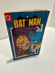 Batman Paperback Book Vintage Comic 1977 Tempo Two-Face Cover Black White DC - Picture 1 of 12
