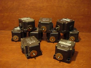 Schmersal limit switch - Picture 1 of 4