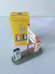 DINKY# 49D TOYS, ATLAS, ESSO PETROL PUMPS & SIGN NEW IN BOX 2016 - Picture 1 of 4