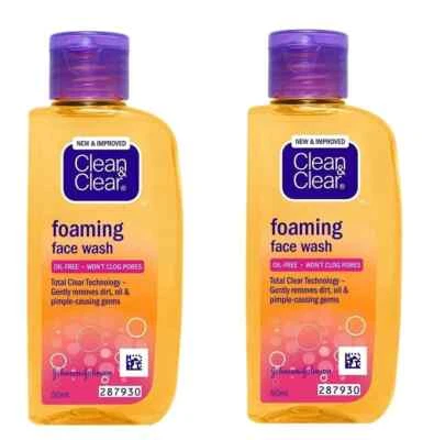 Jabón facial espumoso Clean & Clear utilizado para pieles grasas y propensas a granos de 2 x 50 ml Foto 1 de 4